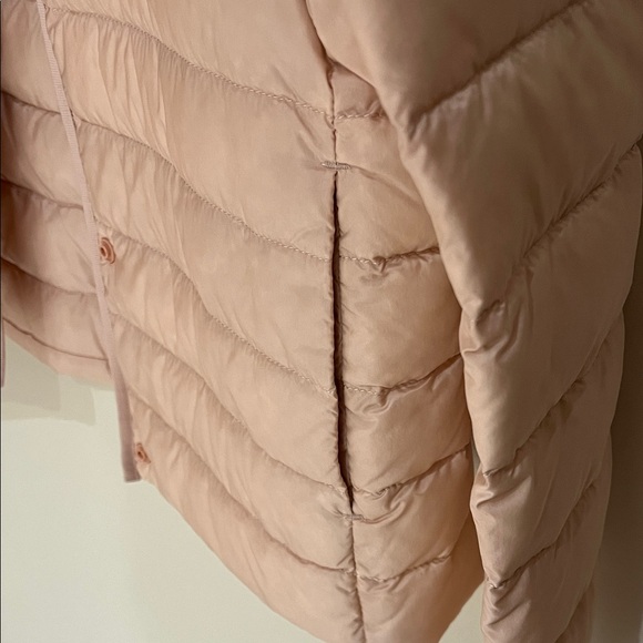 Uniqlo Women's Light Pink Puffer Jacket - Picture 4 of 4
